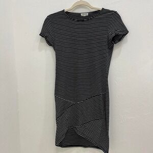 Heart & Hips T-Shirt Dress Women Medium Black White Good Striped Tulip Hem